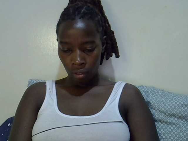miss-vibes live cam on BongaCams