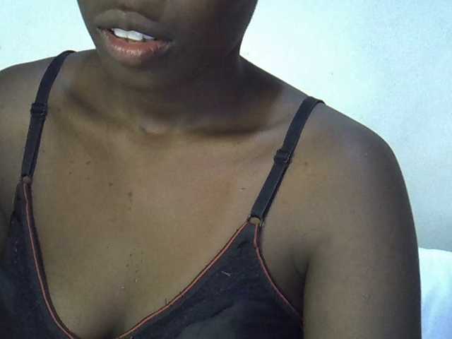 miss-vibes live cam on BongaCams