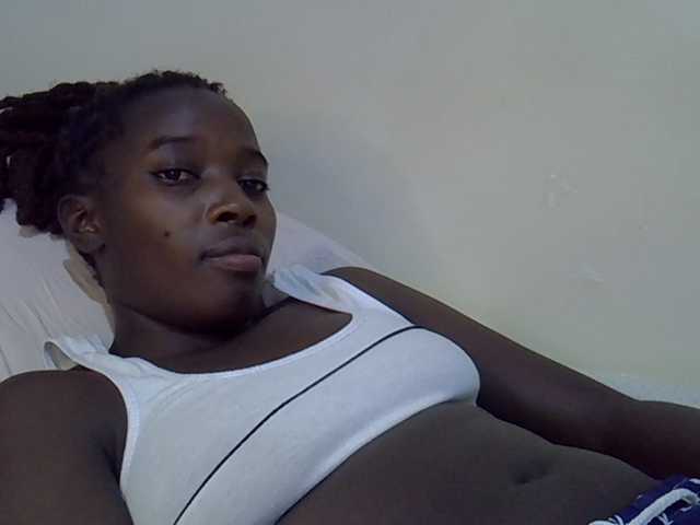 miss-vibes live cam on BongaCams