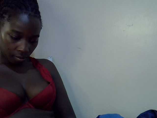 miss-vibes live cam on BongaCams