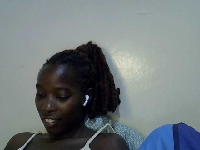 miss-vibes live cam on BongaCams