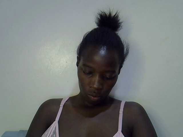 miss-vibes live cam on BongaCams