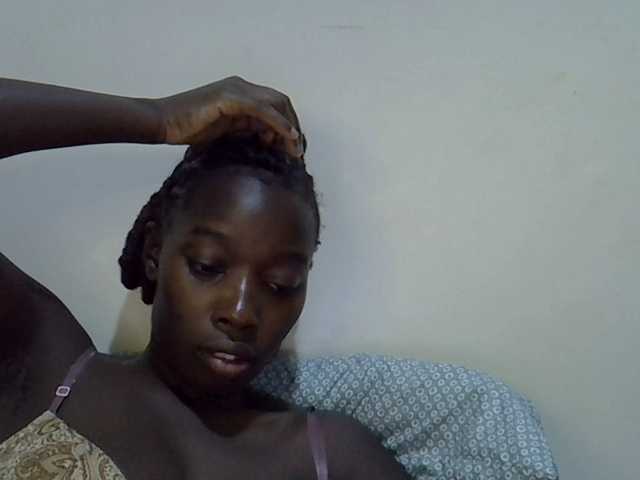 miss-vibes live cam on BongaCams