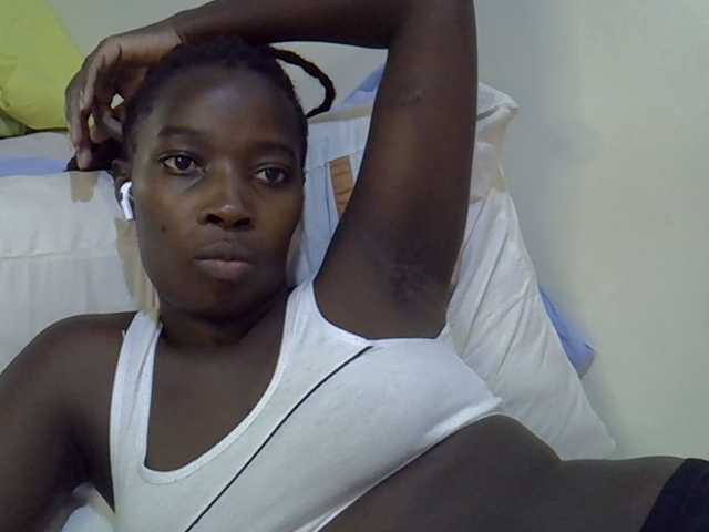 miss-vibes live cam on BongaCams