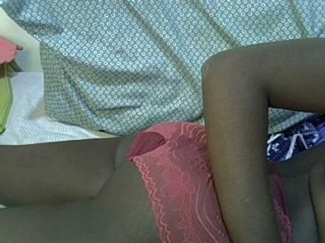 miss-vibes live cam preview