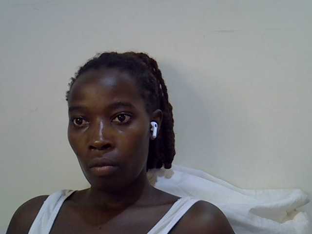 miss-vibes live cam on BongaCams
