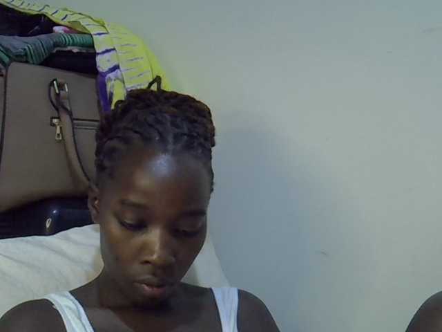 miss-vibes live cam on BongaCams