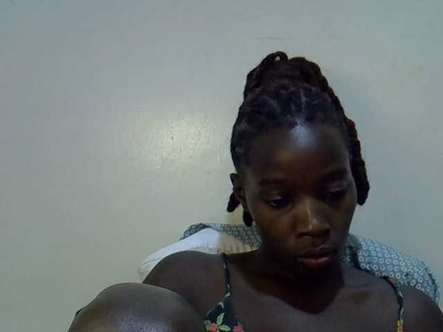 miss-vibes live cam on BongaCams