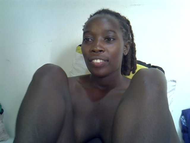 miss-vibes live cam on BongaCams