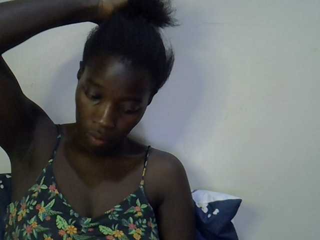miss-vibes live cam on BongaCams