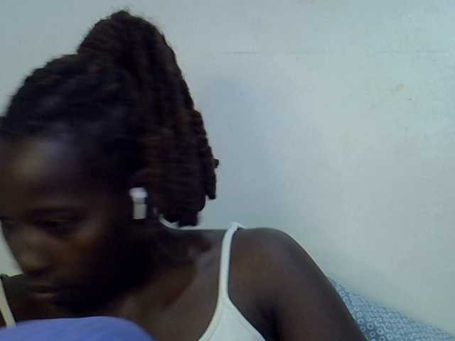 miss-vibes live cam on BongaCams