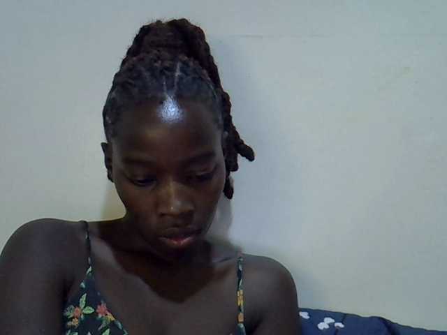 miss-vibes live cam on BongaCams