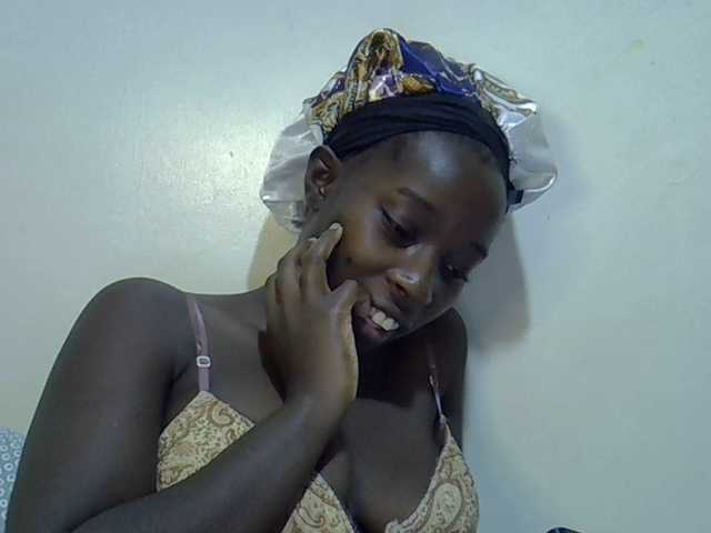 miss-vibes live cam on BongaCams