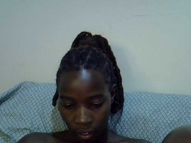 miss-vibes live cam on BongaCams