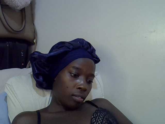 miss-vibes live cam on BongaCams