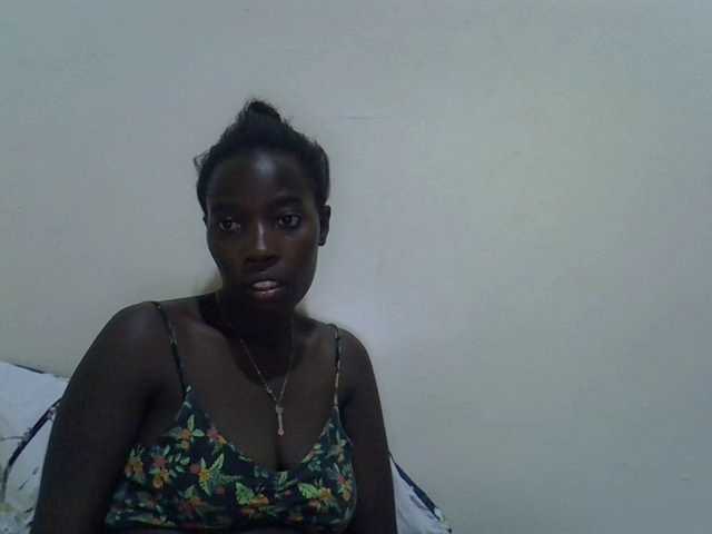 miss-vibes live cam on BongaCams