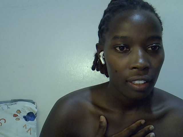 miss-vibes live cam on BongaCams