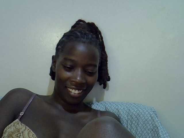 miss-vibes live cam on BongaCams
