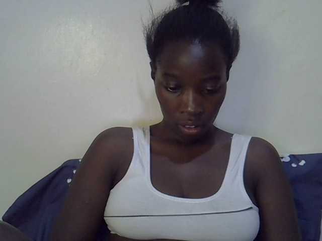 miss-vibes live cam on BongaCams
