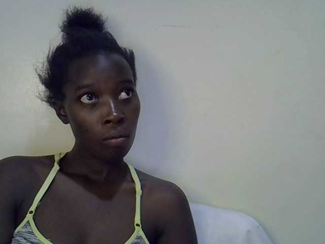 miss-vibes live cam on BongaCams