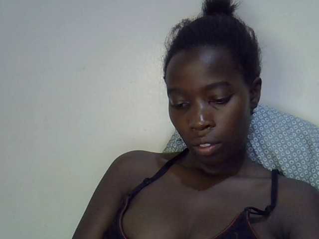 miss-vibes live cam on BongaCams