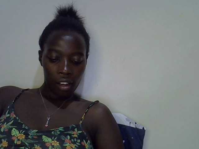 miss-vibes live cam on BongaCams