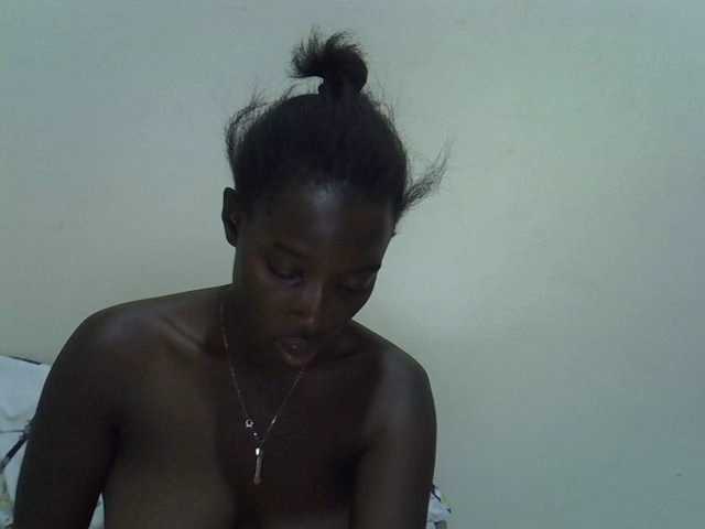 miss-vibes live cam on BongaCams