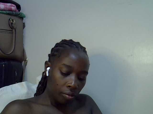 miss-vibes live cam on BongaCams