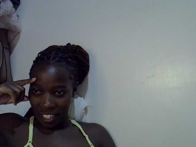 miss-vibes live cam on BongaCams