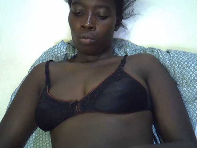 miss-vibes live cam on BongaCams