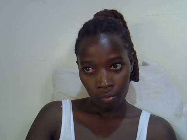 miss-vibes live cam on BongaCams