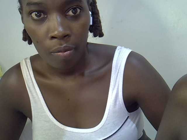 miss-vibes live cam on BongaCams