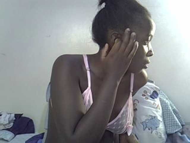 miss-vibes live cam on BongaCams