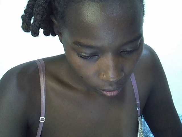 miss-vibes live cam on BongaCams