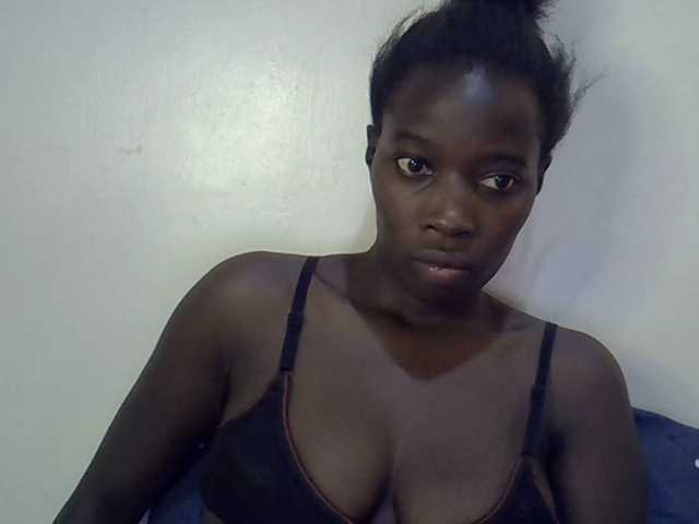 miss-vibes live cam on BongaCams