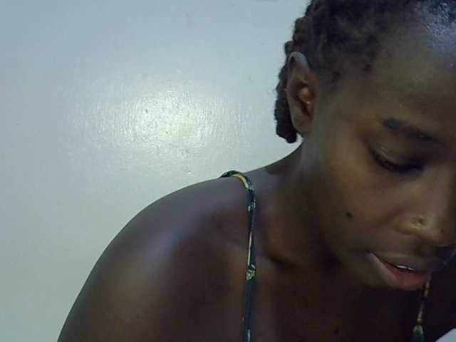 miss-vibes, en directo ahora en BongaCams