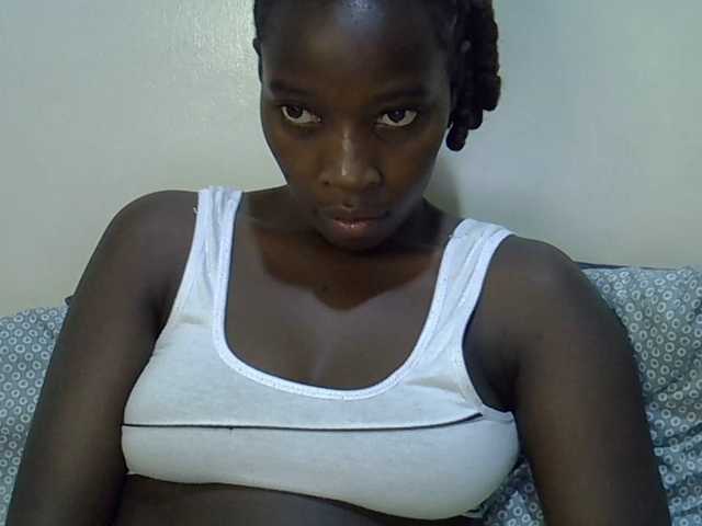 miss-vibes live cam on BongaCams