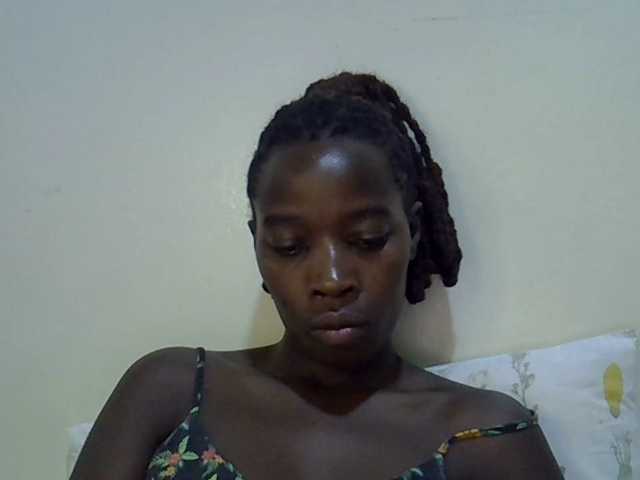 miss-vibes live cam on BongaCams