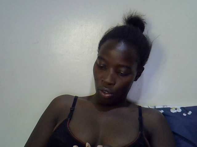 miss-vibes live cam on BongaCams