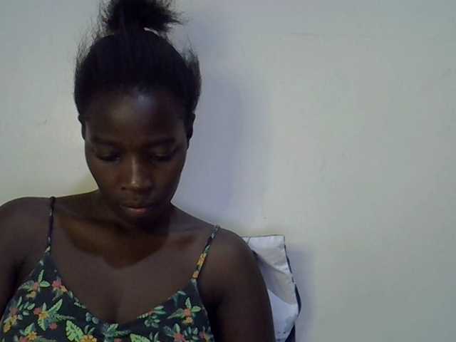 miss-vibes live cam on BongaCams