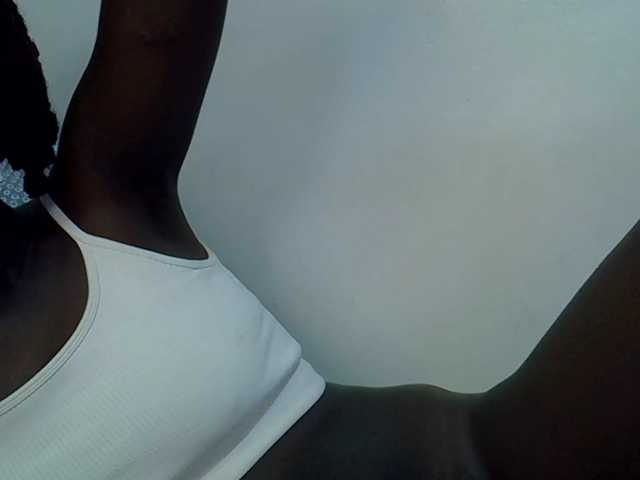 miss-vibes live cam on BongaCams