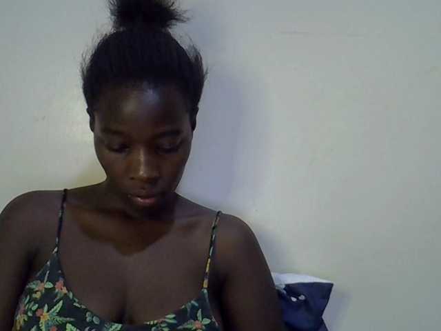miss-vibes live cam on BongaCams