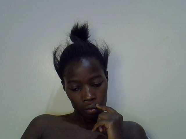 miss-vibes live cam on BongaCams