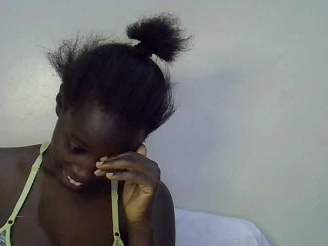 miss-vibes live cam on BongaCams