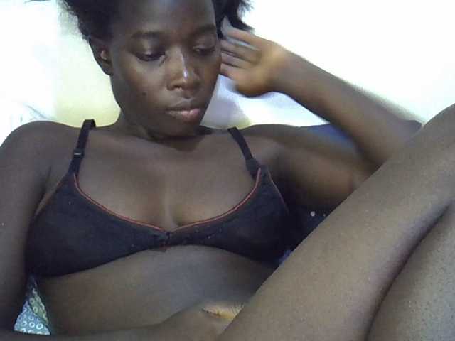 miss-vibes live cam on BongaCams