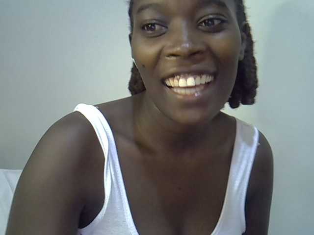 miss-vibes live cam on BongaCams