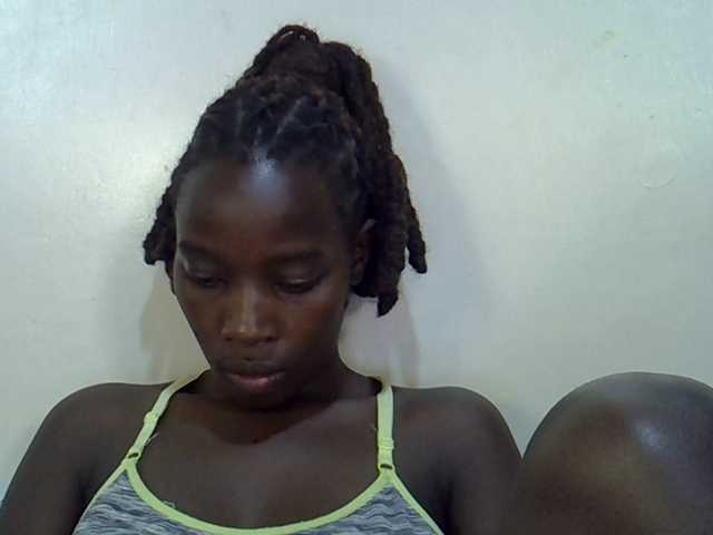 miss-vibes live cam on BongaCams