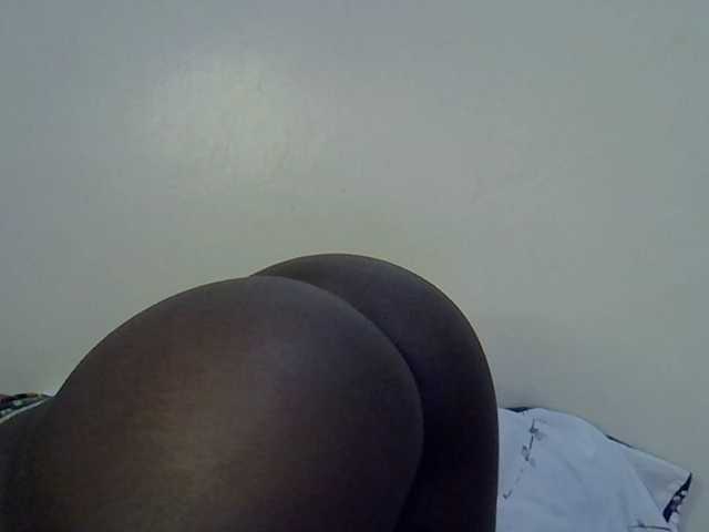 miss-vibes live cam on BongaCams