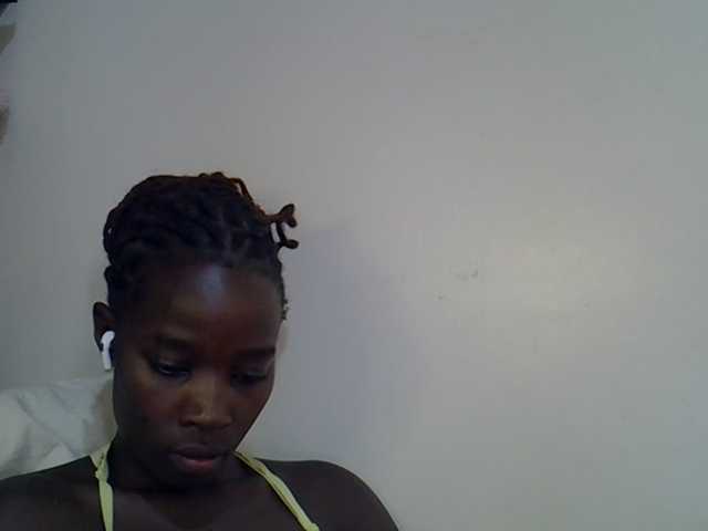 miss-vibes live cam on BongaCams
