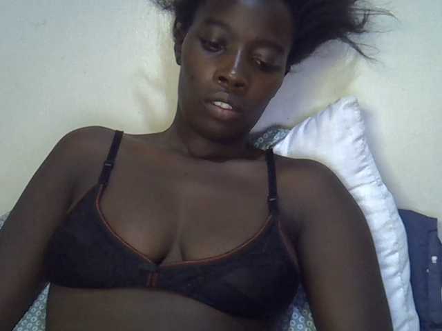 miss-vibes live cam on BongaCams